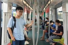 Hành khách đi tàu Nhổn-Ga Hà Nội đang tăng dần lên từng ngày kể từ khi đưa vào khai thác thương mại. (Ảnh: Hoài Nam/Vietnam+)