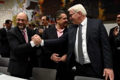 Ảnh tư liệu: Ông Frank-Walter Steinmeier (phải) và ông Martin Schulz trong cuộc gặp tại Berlin ngày 11/2. (Nguồn: AFP/TTXVN)