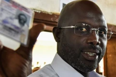 Quả bóng Vàng châu Âu 1995 George Weah vừa đắc cử chức Tổng thống Liberia. (Nguồn: AFP)