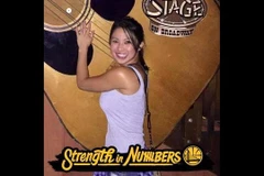 Chuyển một nạn nhân bị thương trong vụ xả súng ở Las Vegas ngày 1/10. (Nguồn: AFP/TTXVN)