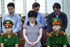 Bị cáo Châu Thị Thu Nga nghe tuyên án, ngày 16/10/2017. (Ảnh: An Đăng/TTXVN)