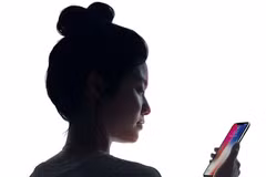 Ảnh quảng cáo tính năng Face ID trên iPhone X. (Nguồn: Apple)