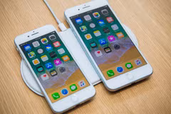 Bộ đôi iPhone 8 và 8 Plus. (Nguồn: Cnet)