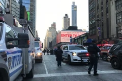 Cảnh sát phong tỏa khu vực xung quanh hiện trường vụ nổ. (Nguồn: THX/TTXVN)