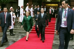 Tổng thống Chile rời Hà Nội đi dự Tuần lễ Cấp cao APEC tại Đà Nẵng