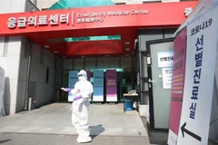 Khu vực xét nghiệm COVID-19 tại Trung tâm y tế quốc gia ở Seoul, Hàn Quốc. (Ảnh: YONHAP/TTXVN)
