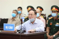 Bị cáo Nguyễn Văn Hiến khai báo trước Hội đồng xét xử. (Ảnh: Dương Giang/TTXVN)