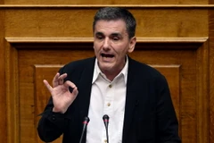 Bộ trưởng Tài chính Hy Lạp Euclid Tsakalotos phát biểu trước Quốc hội. (Nguồn: AFP/TTXVN)