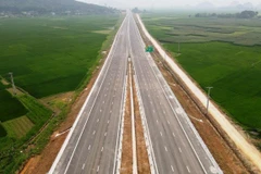 Bộ Giao thông Vận tải sẽ nỗ lực hoàn thành và đưa vào khai thác thông xe gần 250km nữa trong từ nay tới cuối năm 2023. (Ảnh: CTV/Vietnam+)