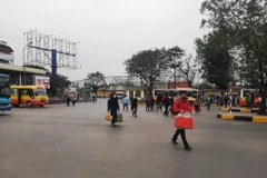 Thưa thớt hành khách vào Bến xe Giáp Bát để về quê. (Ảnh: Việt Hùng/Vietnam+)
