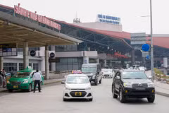 Thu phí không dừng với ôtô đi vào sân bay cần sớm thực hiện nhằm tạo thuận lợi cho chủ phương tiện. (Ảnh: PV/Vietnam+)