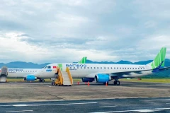 Dòng máy bay phản lực Embraer của hãng hàng không Bamboo Airways. (Ảnh: CTV/Vietnam+)