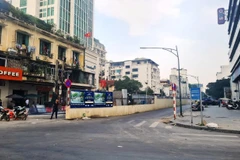 Sở Giao thông Vận tải Hà Nội vừa đưa ra phương án tổ chức, phân luồng giao thông phục vụ thi công ga ngầm S12 đường sắt đô thị Nhổn-Ga Hà Nội. (Ảnh: Việt Hùng/Vietnam+)