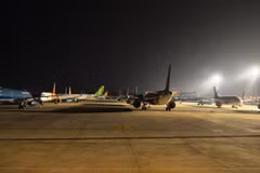 Máy bay của các hãng hàng không tại Cảng Hàng không Quốc tế Nội Bài. (Ảnh: CTV/Vietnam+)