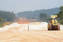 Mặt bằng “sạch” để các nhà thầu có thể triển khai thi công cao tốc Bắc-Nam giai đoạn 2021-2025 chỉ đạt 71%. (Ảnh: Việt Hùng/Vietnam+)