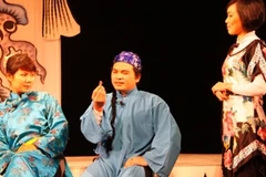 Cảnh trong vở hài kịch "Sếp rởm" (Nguồn: Nhà hát Tuổi trẻ)