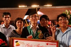 Không rung được chuông vàng nhưng Bùi Hồng Đức vẫn giành giải cao nhất của chung kết Rung chuông vàng 2011 (Nguồn: VTV3)