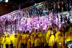 Tiết mục biểu diễn nghệ thuật Bong bóng trùm lên 150 người (Nguồn: Nhân vật cung cấp)