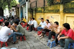 Một quán càfê vỉa hè ở Hà Nội (Nguồn: Internet)