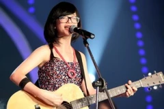 Thí sinh Trần Mỹ Anh trong tiết mục đêm bán kết đầu tiên (Nguồn: Internet) 