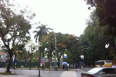 Các tỉnh Bắc Bộ đón nắng ấm, Nam Bộ khô nóng kéo dài