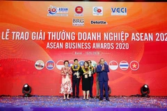 Lễ trao giải Doanh nghiệp ASEAN-2020 (ASEAN Business Awards, ABA) trong khuôn khổ Hội nghị Thượng đỉnh Kinh doanh và Đầu tư ASEAN diễn ra từ ngày 12-15/11, tại Việt Nam. (Ảnh: Vietnam+)