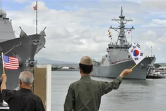 Hải quân Hàn Quốc và Mỹ tham gia cuộc tập trận Vành đai Thái Bình dương (RIMPAC) . (Ảnh: AFP/TTXVN)