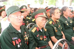 Các cựu chiến binh, Hội viên Hội Chiến sỹ Thành cổ Quảng Trị năm 1972, tham dự buổi gặp mặt. (Ảnh: Nguyên Lý/TTXVN)