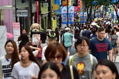 Khu phố thương mại ở Seoul. (Ảnh: AFP/TTXVN)