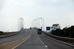 Một đoạn đường cao tốc Nội Bài-Lào Cai thuộc địa phận tỉnh Phú Thọ. (Ảnh: Huy Hùng/TTXVN)