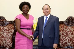Thủ tướng Nguyễn Xuân Phúc tiếp bà Victoria Kwakwa, Phó Chủ tịch Ngân hàng Thế giới. (Ảnh: Thống Nhất/TTXVN) 