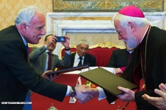 Quang cảnh buổi ký kết. (Nguồn: nowtheendbegins.com)