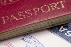 Malaysia bắt quan chức làm giả giấy tờ cho phụ nữ nước ngoài