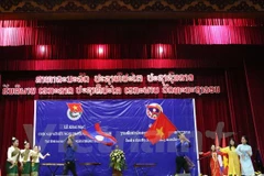 Tiết mục văn nghệ tại lễ khai mạc. (Ảnh: Phạm Kiên/Vietnam+)