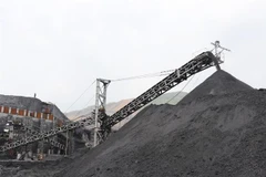 Dây chuyền sàng tuyển than tại Công ty than Khánh Hòa. (Ảnh: Hoàng Nguyên/TTXVN)