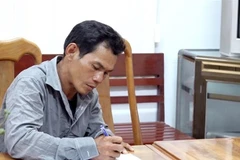 Phan Văn Út tại Cơ quan điều tra. (Ảnh: TTXVN phát)