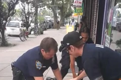 Thị trưởng New York bỏ dở kỳ nghỉ vì nghi án cảnh sát làm chết người