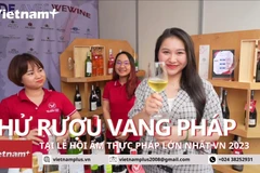 Rượu vang Pháp, nhạc cổ điển giúp buổi hẹn hò của bạn thêm thi vị. (Ảnh: PV/Vietnam+)
