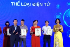 Tập thể các giả đoạt giải A tại Giải thưởng Báo chí Thông tấn xã Việt Nam. (Ảnh: Hoài Nam/Vietnam+)