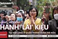 Phấn khích, hồi hộp với lễ hội có thánh 'lái' kiệu du Xuân. (Ảnh: Minh Anh/Vietnam+)