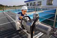 Vận hành trạm bơm nước. Ảnh minh họa. (Ảnh: Thành Đạt/TTXVN)