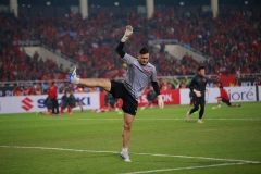 Các cầu thủ Việt Nam khởi động trước trận đấu. (Ảnh: Trọng Đạt/TTXVN)