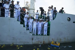 Lễ tưởng niệm các liệt sỹ hy sinh trong Chiến dịch đổ bộ đường biển Tà Lơn. (Ảnh: Hồng Đạt/TTXVN)