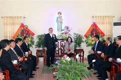 Giám mục Vũ Đình Hiệu, Tòa Giám mục Giáo phận Bùi Chu cảm ơn sự quan tâm của lãnh đạo Đảng, Nhà nước, cấp ủy, chính quyền địa phương đối với bà con giáo dân. (Ảnh: Văn Đạt/TTXVN)