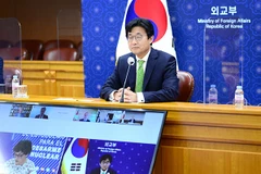 Thứ trưởng Ngoại giao Hàn Quốc Choi Jong-moon tham dự hội nghị trực tuyến Sáng kiến Stockholm. (Nguồn: Yonhap)