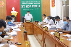Chủ nhiệm Ủy ban Kiểm tra Tỉnh ủy Lê Văn Nghĩa phát biểu tại kỳ họp của Ủy ban Kiểm tra Tỉnh ủy nhiệm kỳ 2020-2025 họp phiên định kỳ lần thứ 11. (Nguồn: baodaklak.vn)
