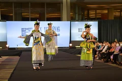 Áo dài gặp gỡ lụa Thái - Tôn vinh di sản văn hóa Việt trên đất Thái