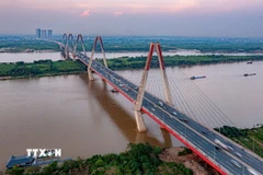 Cầu Nhật Tân. (Nguồn: TTXVN)