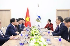 Thủ tướng Phạm Minh Chính gặp Chủ tịch Hội đồng Ủy ban Kinh tế Á-Âu (EEK) Bakytzhan Sagintayev. (Ảnh: Dương Giang/TTXVN)