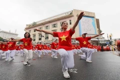 Gần 2.000 người cao tuổi đến từ khắp các quận, huyện của thành phố tham gia Ngày hội rèn luyện sức khỏe người cao tuổi Hà Nội năm 2023. (Ảnh: Thanh Tùng/TTXVN)